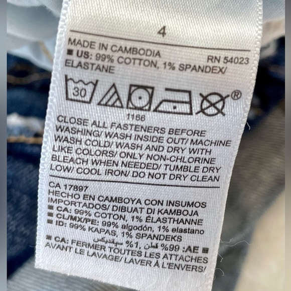 Old Navy High Rise Secret Slim Pockets Cuffed / size 4 - Picture 5 of 5